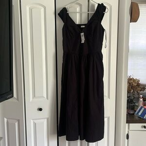 NEW WITH TAGS Abercrombie black dress